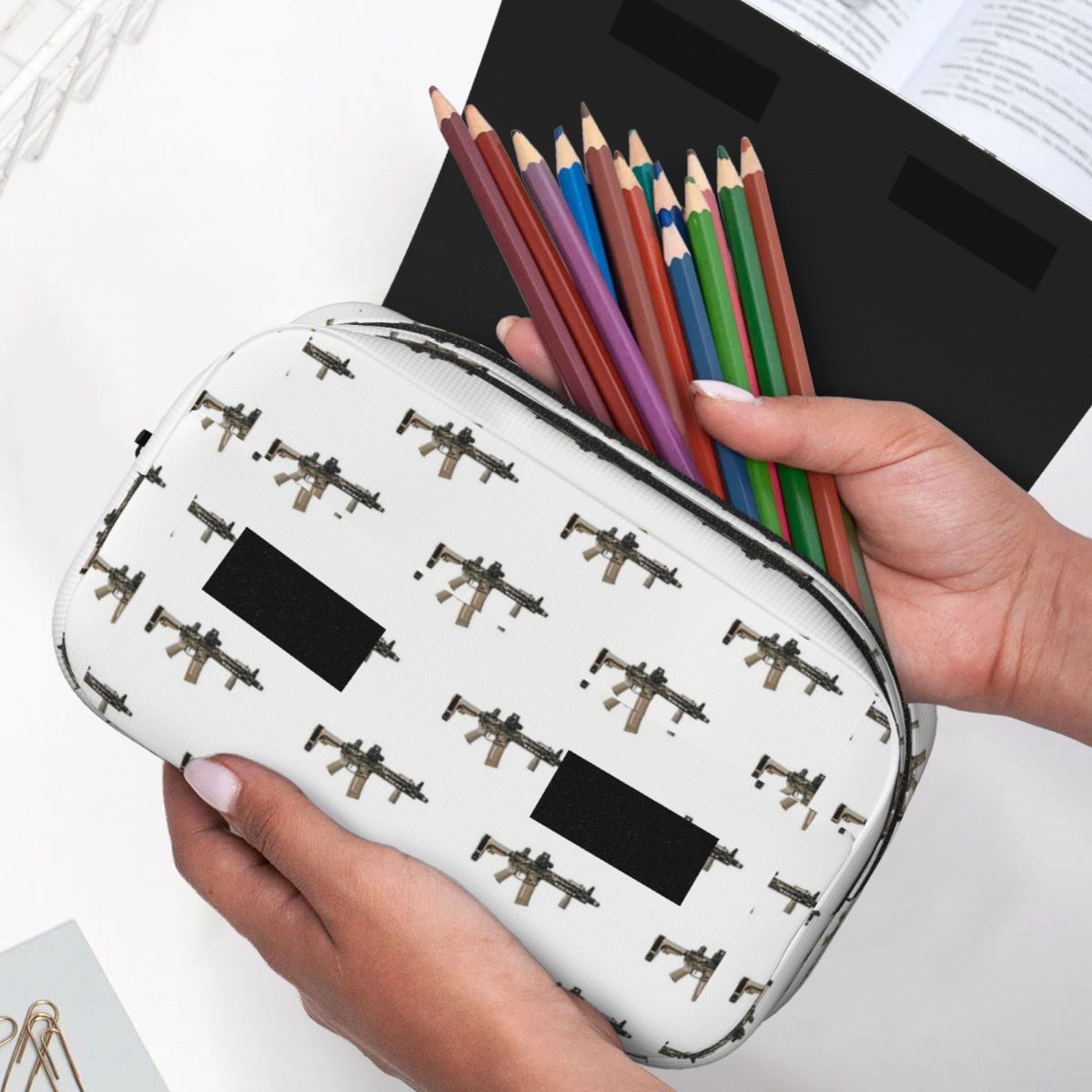 حافظة أقلام بيضاء بتصميم AR-15 - مراجعة Tan Stationery & Office Supply وسعره