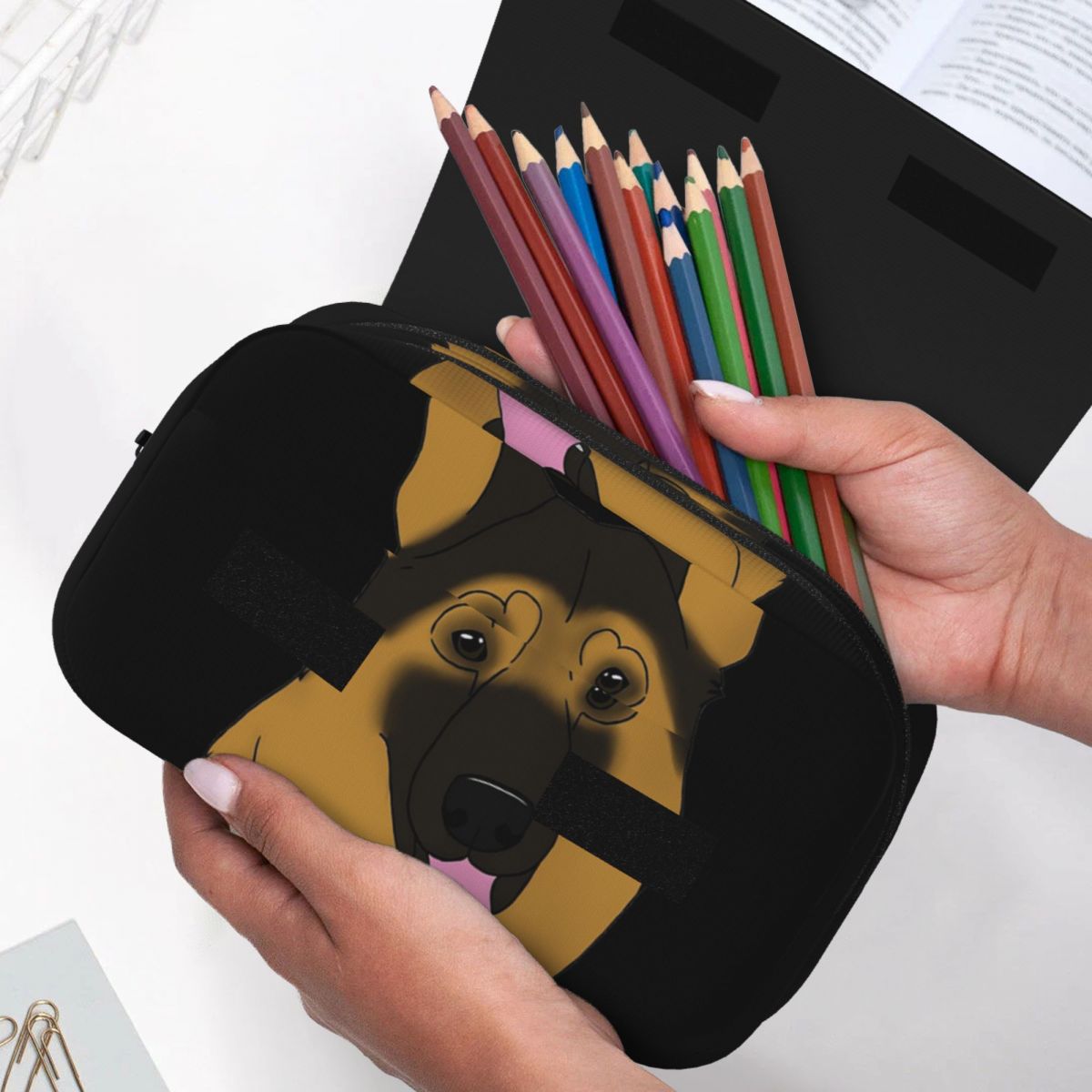 حافظة أقلام على شكل كلب الراعي - مراجعة Tan Stationery & Office Supply وسعره